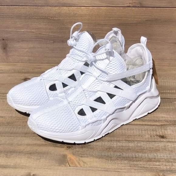 NEW IN BOX Champion Rally Sneakers - Picture 2 of 5